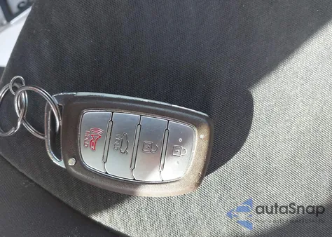 2016 Hyundai Elantra Value Edition z USA, uszkodzony, nr VIN 5NPDH4AE3GH745964